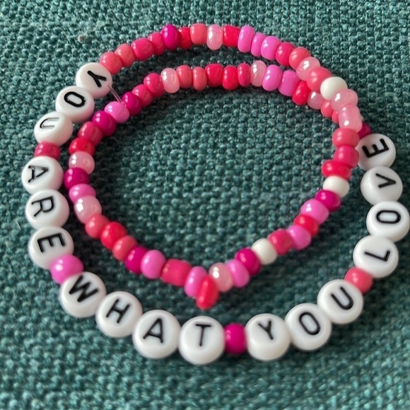 50-Pack Taylor Swift Friendship Bracelets for Trading at Eras Concerts - Picture 7 of 16